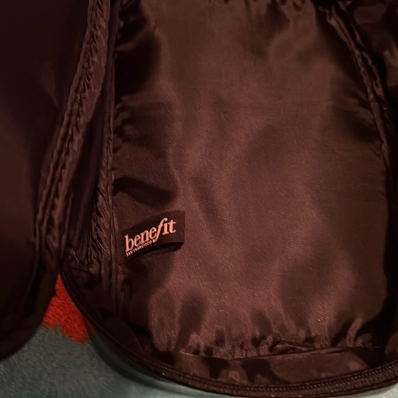 Benefit wow brow case (PRODUCT NOT INCLUDED) - Picture 4 of 4